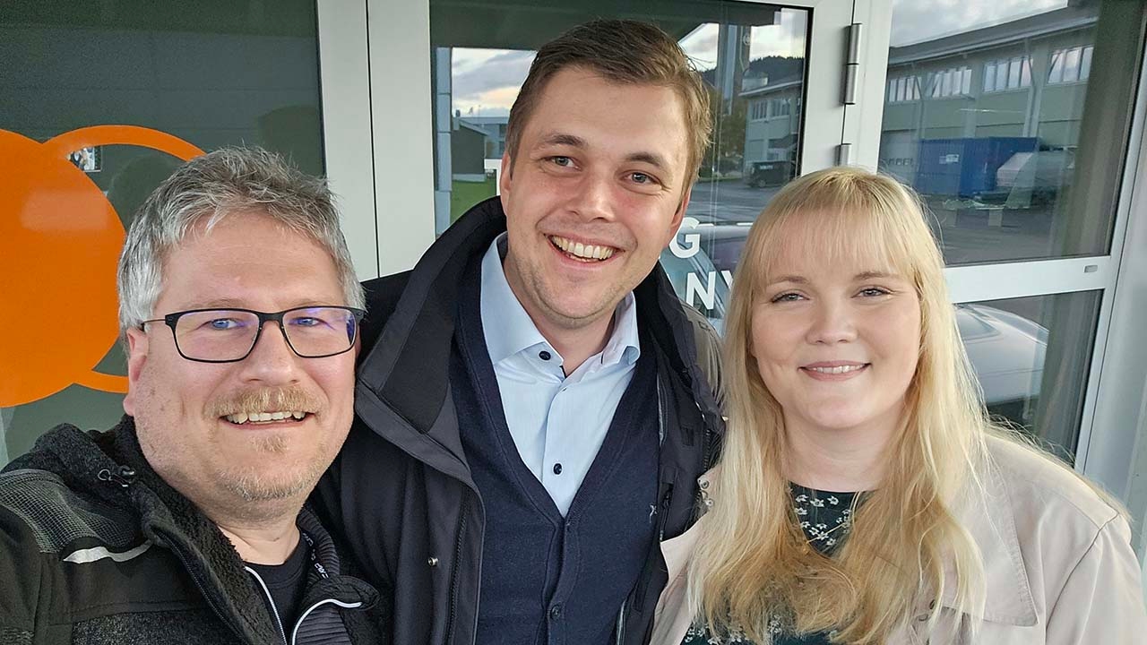 Gruppebilde med tre personer